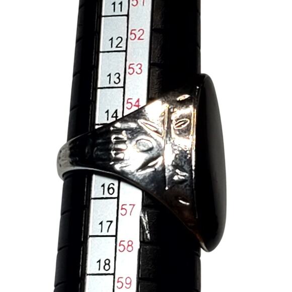 Silver Tone Black Oval Cabochon Ring Sz 7.5 Unsigned - Picture 4 of 5